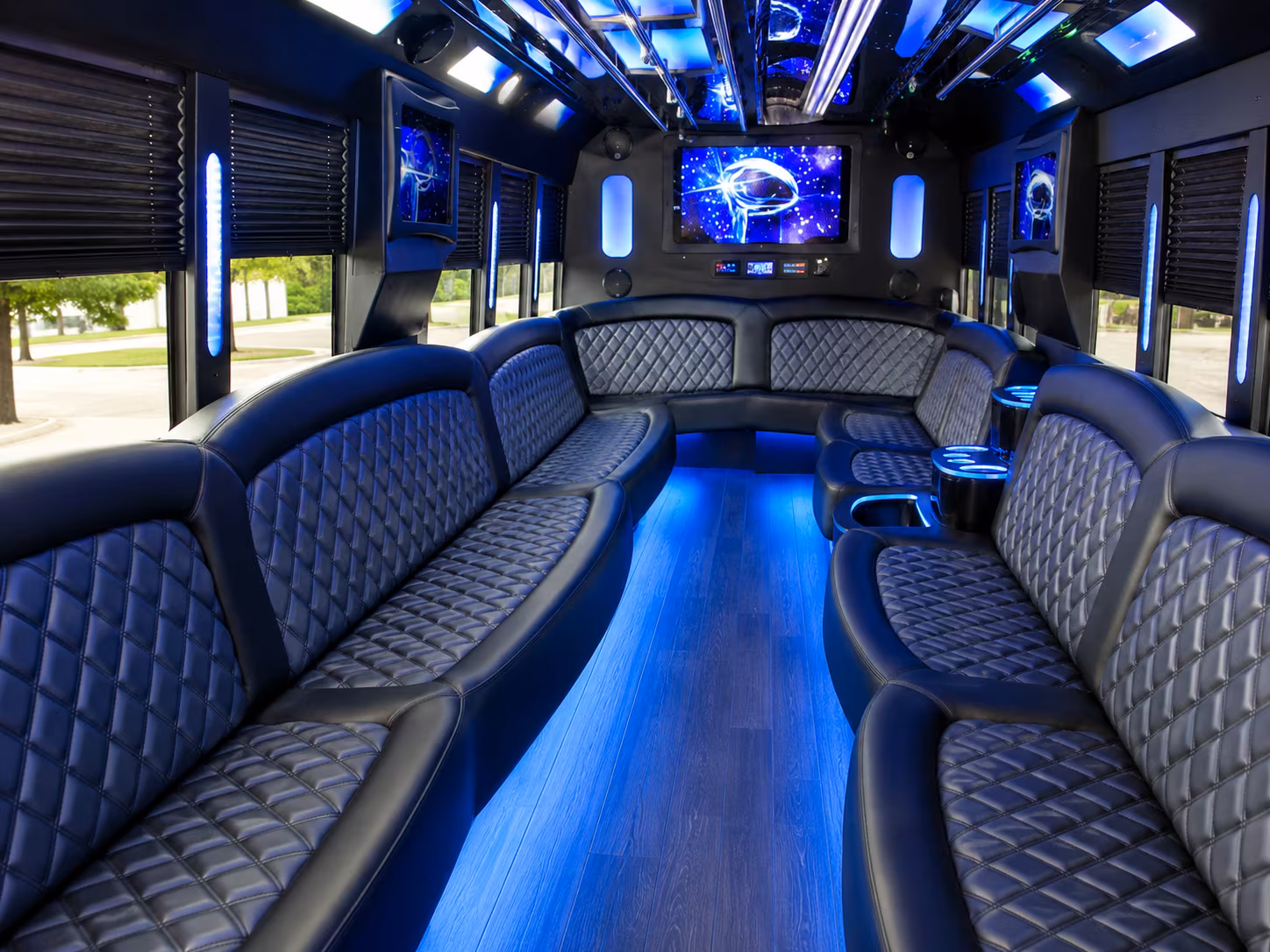 airport bus rentals for redmond tech conferences and microsoft events
