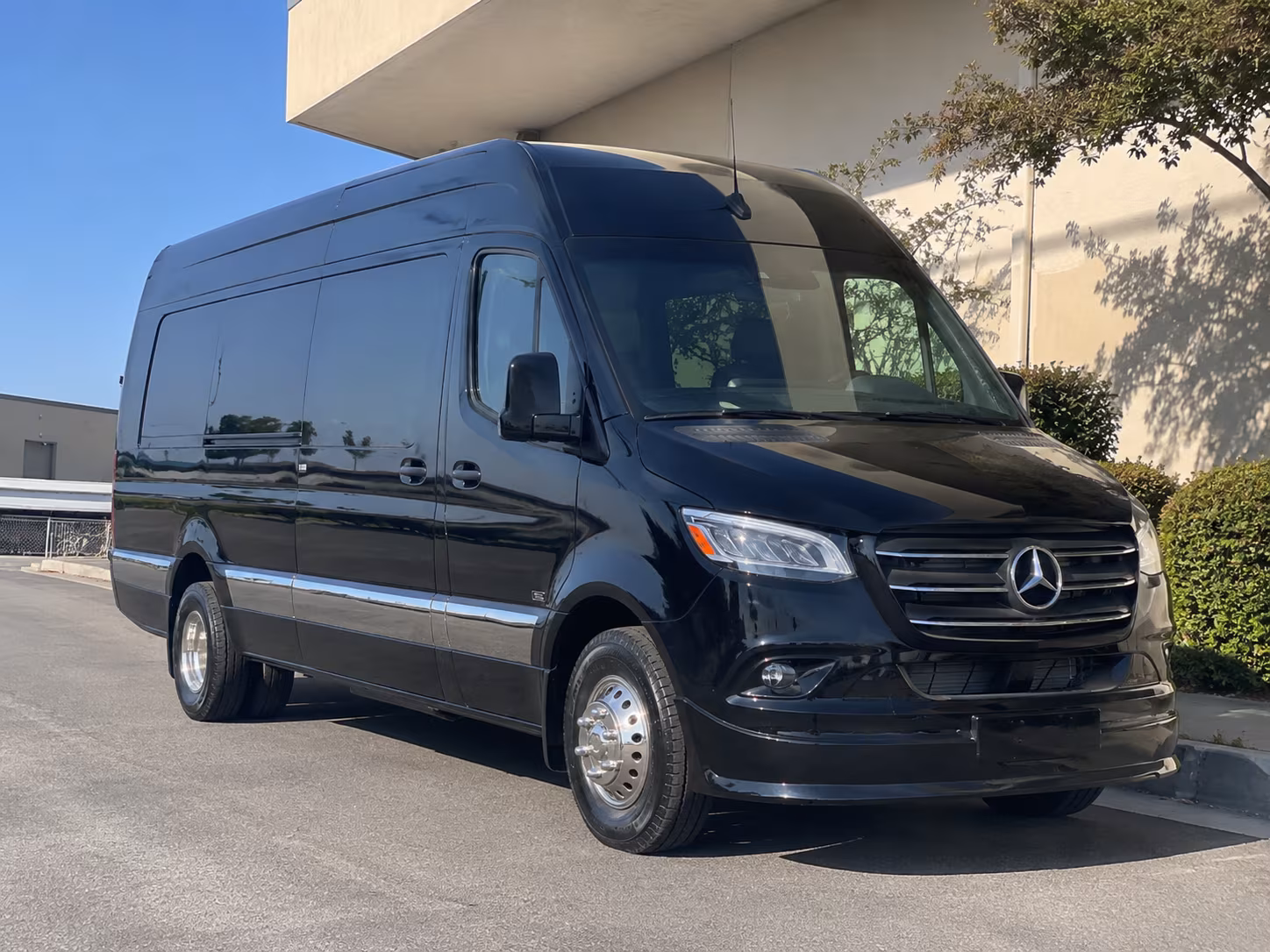 bus rental options for redmond trips