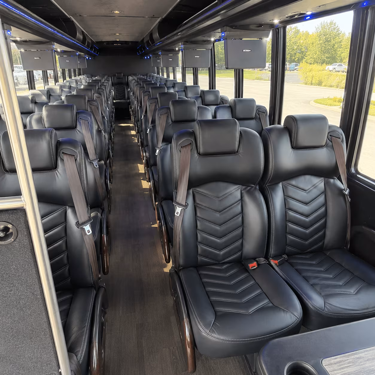 minibus rentals for smaller redmond prom groups