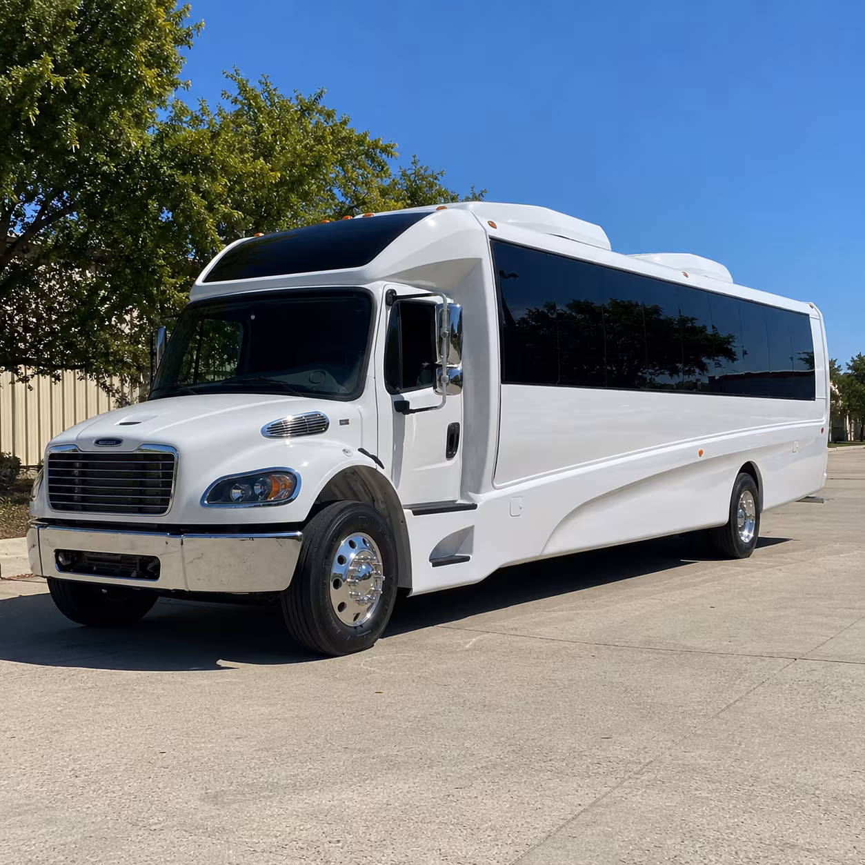 redmond 18 passenger minibus
