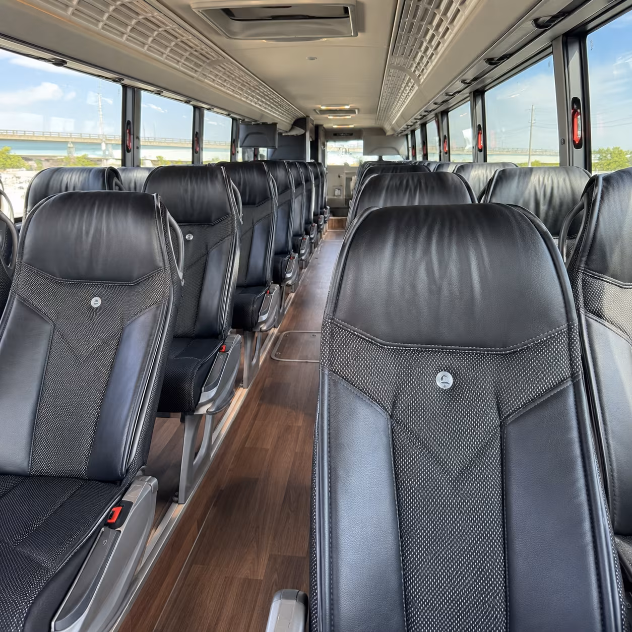 redmond snoqualmie pass ski charter bus rental
